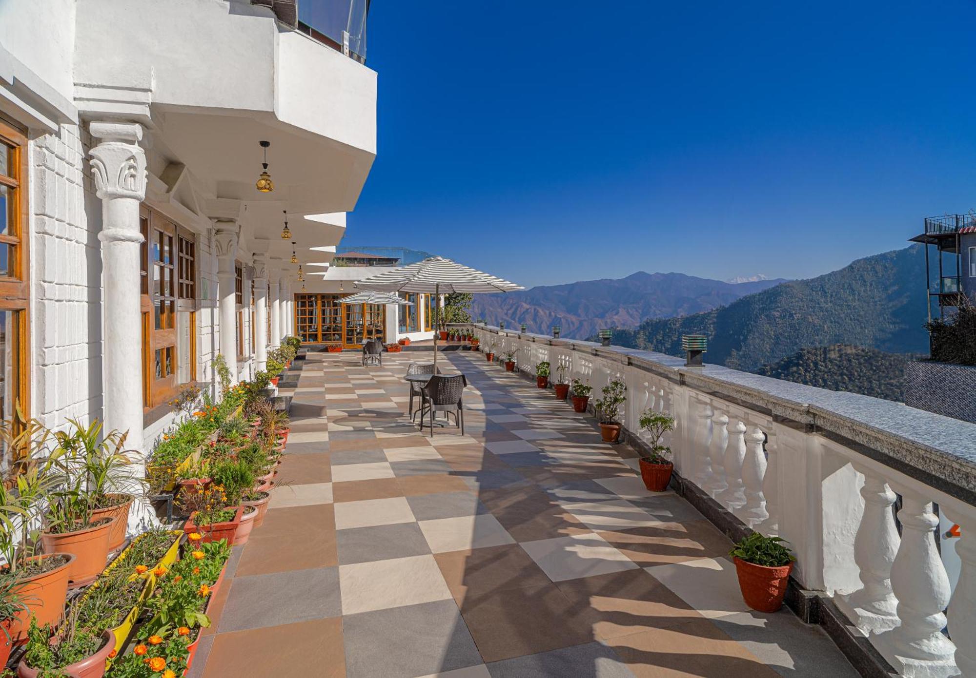 Hotel Zone Connect By The Park Masuri Exterior foto